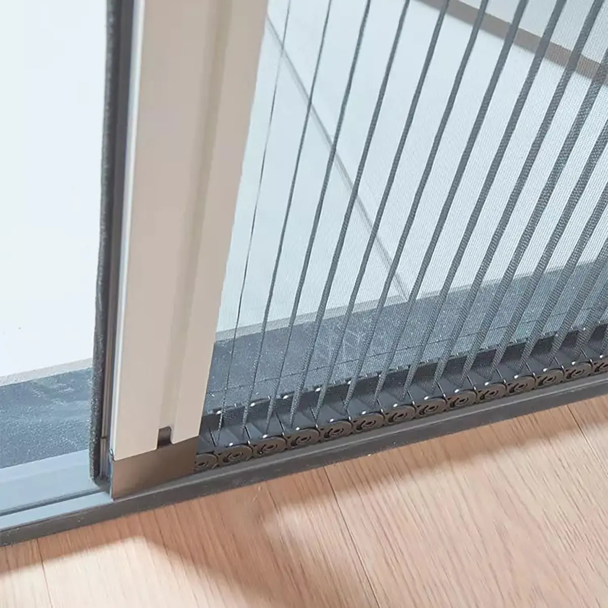 Bağlarbaşı meydanında stor sineklik